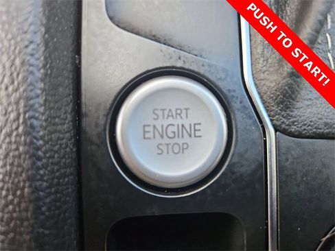 Used 2022 Volkswagen Atlas Cross Sport SE image 17