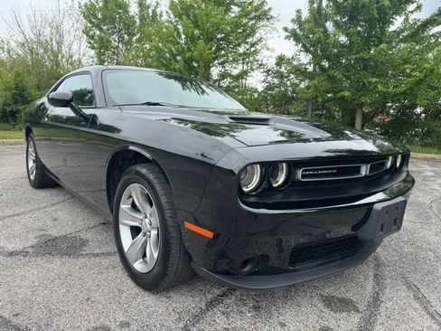 Used 2015 Dodge Challenger SXT w/ Cold Weather Group RWD image 27
