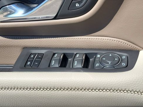 Used 2023 GMC Yukon Denali w/ Advanced Technology Package AWD/4WD image 11
