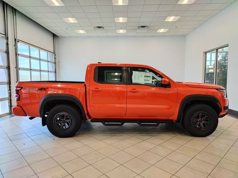 New 2026 Nissan Frontier PRO-4X w/ Pro-4x Convenience Package image 2