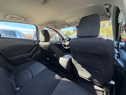 Used 2018 MAZDA MAZDA3 Sport image 21