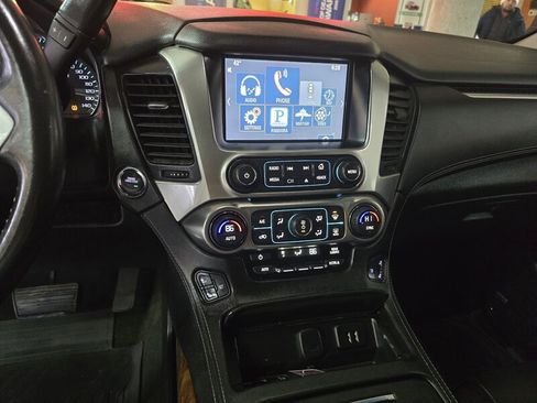 Used 2015 Chevrolet Suburban LTZ image 35