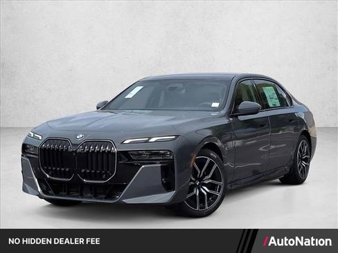 New 2026 BMW 750e xDrive AWD/4WD image 1