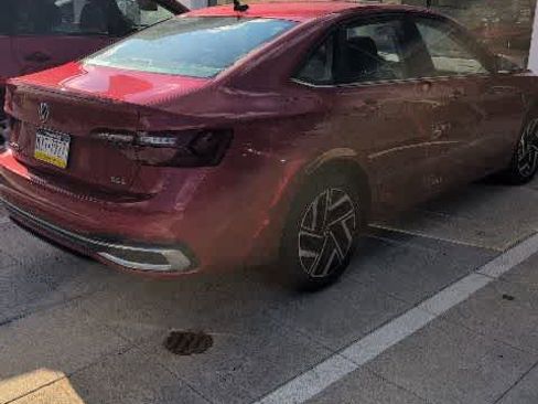 Used 2022 Volkswagen Jetta SEL FWD image 4