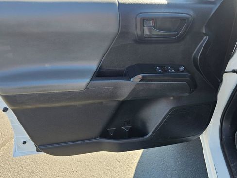 Used 2022 Toyota Tacoma SR image 28