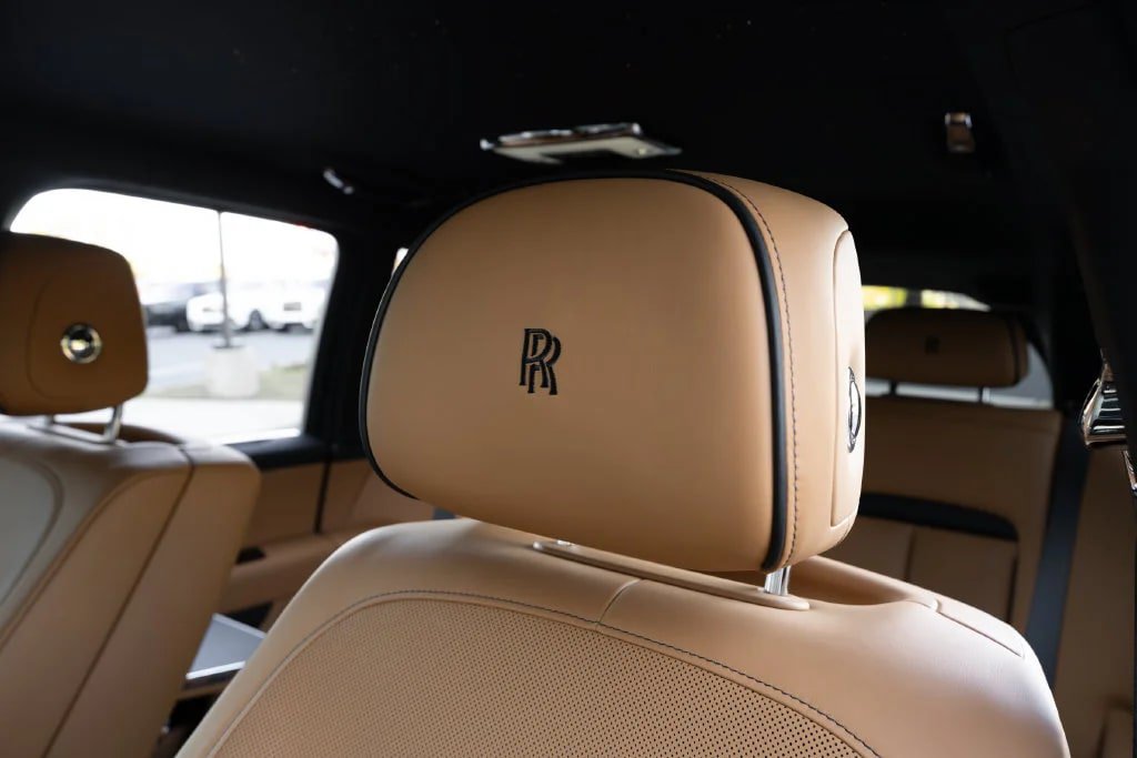 Used 2026 Rolls-Royce Cullinan w/ Cullinan Package AWD/4WD image 35