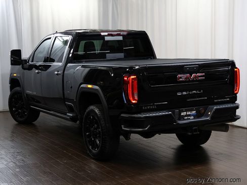 Used 2022 GMC Sierra 2500 Denali w/ Denali Black Diamond Edition image 11