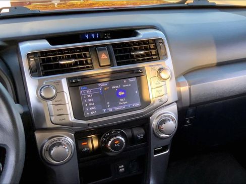 Used 2017 Toyota 4Runner SR5 Premium image 6