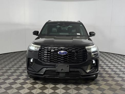 Used 2025 Ford Explorer ST-Line w/ ST-Line Street Pack AWD/4WD image 11
