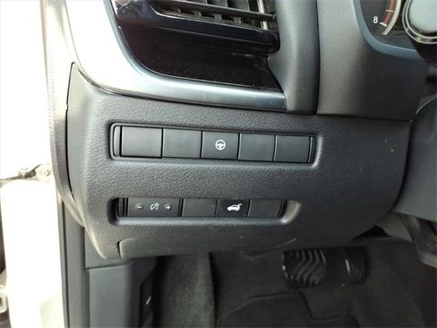 Certified 2022 Nissan Rogue SL w/ SL Premium Package image 8