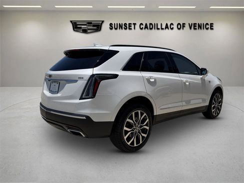 Used 2023 Cadillac XT5 Sportv AWD/4WD image 3
