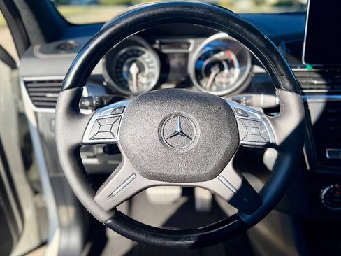 Used 2014 Mercedes-Benz GL 63 AMG 4MATIC image 35