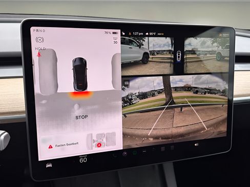 Used 2024 Tesla Model Y 2WD image 9