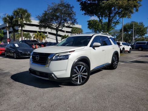 Certified 2023 Nissan Pathfinder Platinum image 30