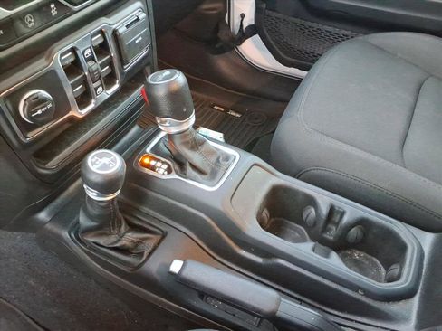 Used 2023 Jeep Wrangler Sport S image 15