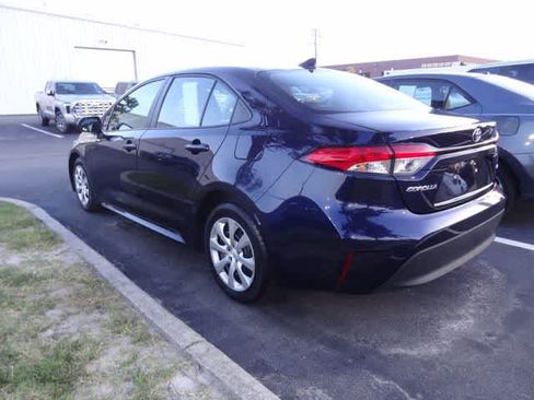 Used 2024 Toyota Corolla LE FWD image 5