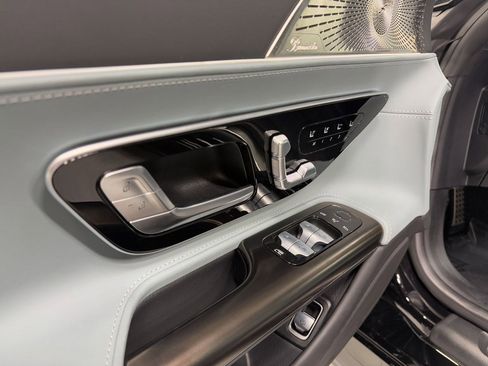 Used 2022 Mercedes-Benz SL 55 AMG 4MATIC w/ Driver Assistance Package image 8