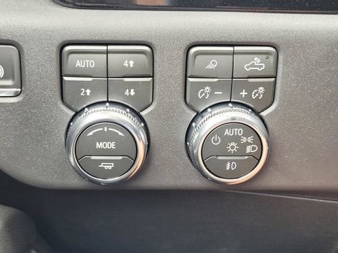 New 2026 GMC Sierra 1500 SLT AWD/4WD image 18