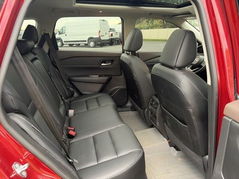 Used 2023 Nissan Rogue SL AWD/4WD image 24