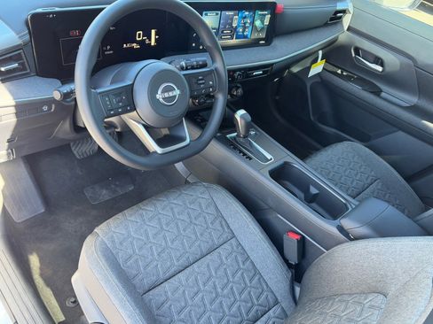 New 2026 Nissan Kicks SV image 18