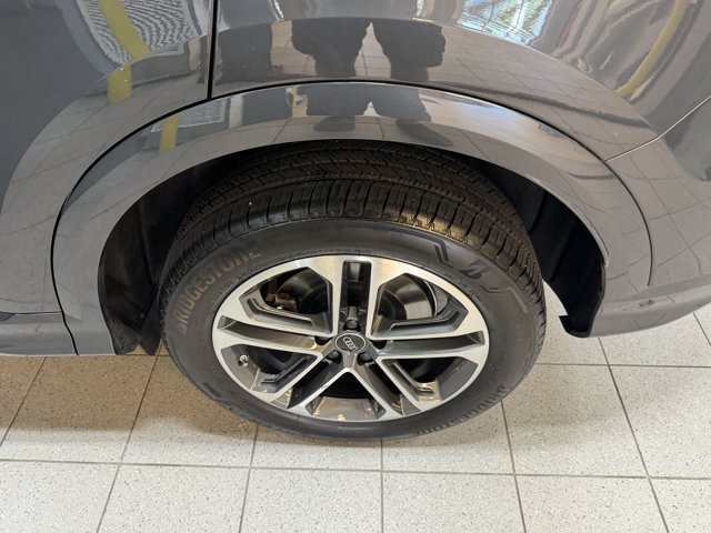 Used 2025 Audi Q5 Premium w/ Convenience Package AWD/4WD image 11