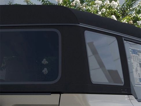 New 2025 Ford Bronco 4-Door image 25