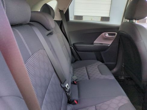 Used 2017 Kia Niro LX FWD image 18