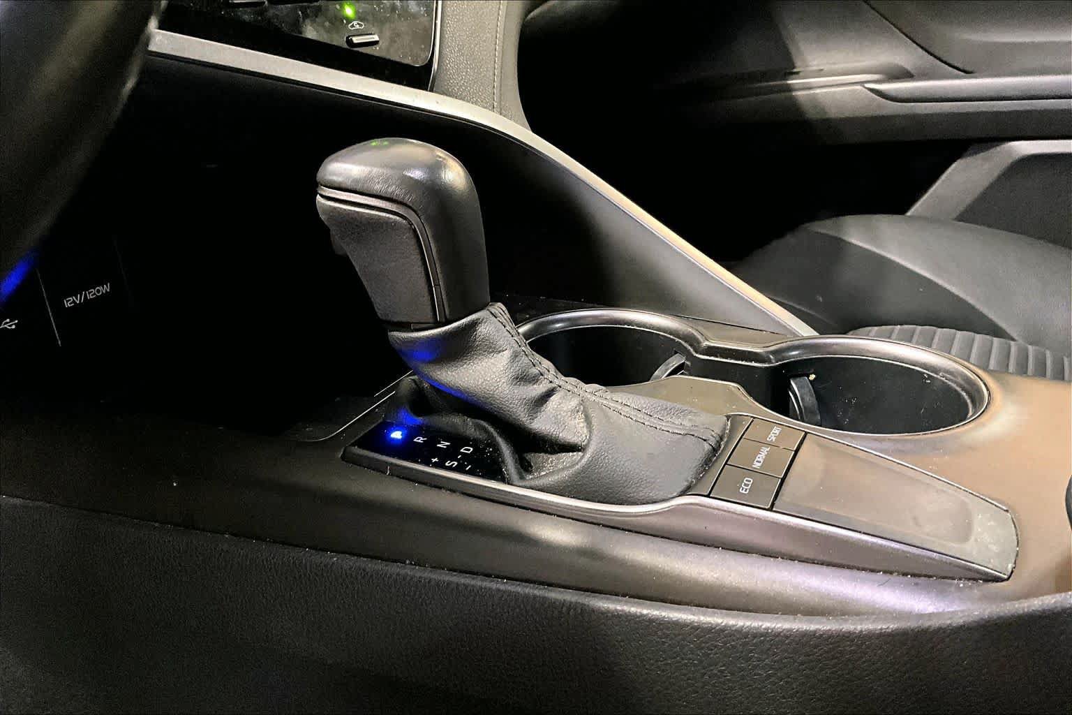 Used 2023 Toyota Camry SE FWD image 15