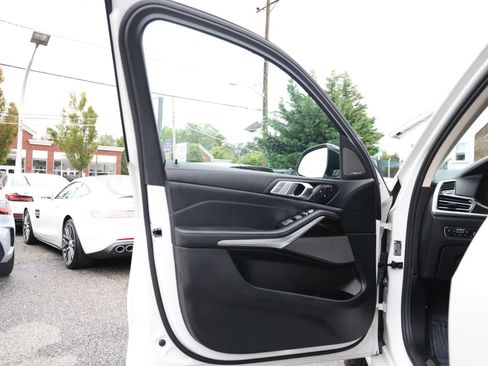 Used 2020 BMW X7 xDrive40i w/ Parking Assistance Package AWD/4WD image 14