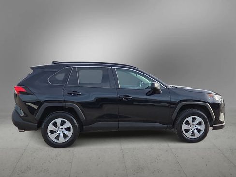 Used 2021 Toyota RAV4 LE AWD/4WD image 9