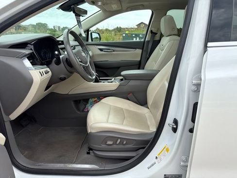 Used 2021 Cadillac XT5 Premium Luxury FWD image 9