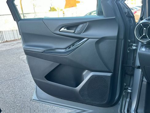 Used 2025 Chevrolet Equinox LT image 20