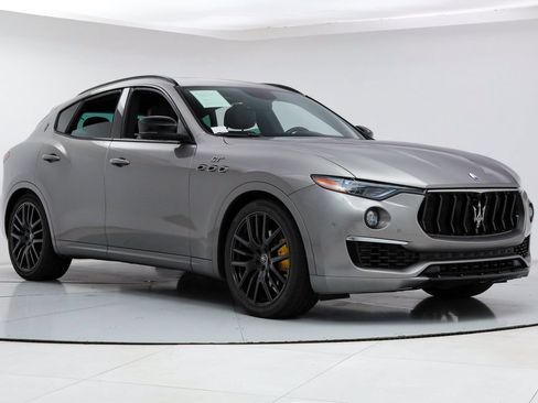 Certified 2022 Maserati Levante GT AWD/4WD image 7