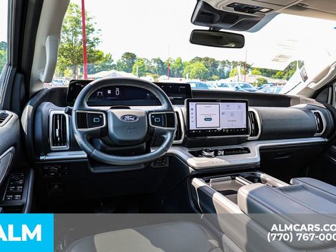 Used 2025 Ford Expedition Active AWD/4WD image 33