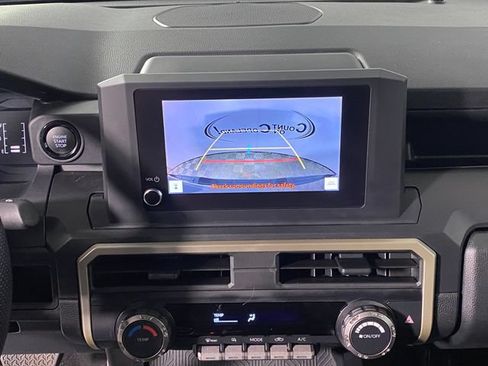 Certified 2024 Toyota Tacoma SR AWD/4WD image 15
