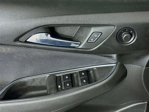 Used 2017 Chevrolet Cruze LT w/ Sun And Sound Package image 18