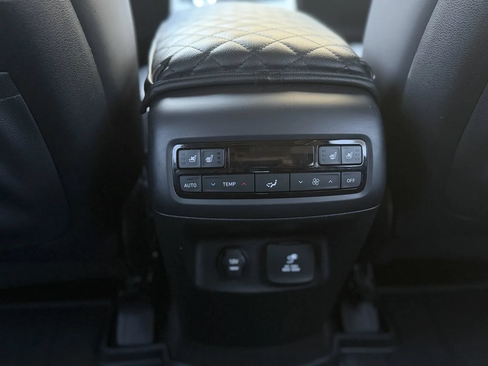 Used 2022 Hyundai Palisade Limited w/ Winter Package FWD image 40