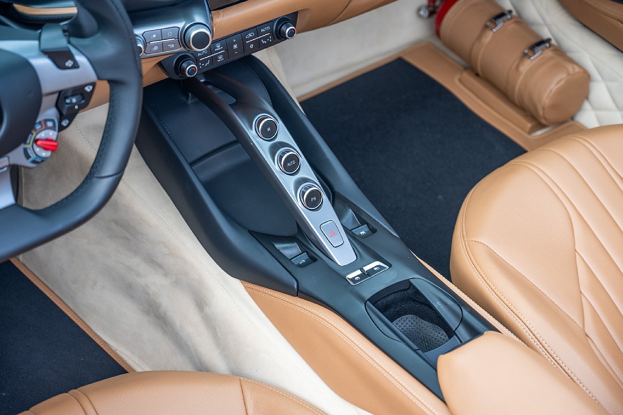 Used 2022 Ferrari 812 GTS RWD image 23