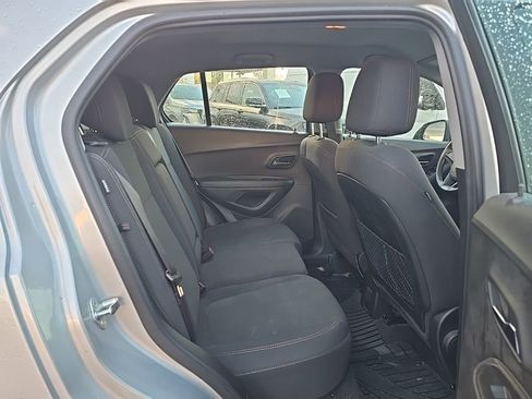 Used 2020 Chevrolet Trax LS image 11