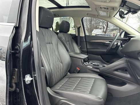 Used 2023 Buick Envision Avenir AWD/4WD image 28