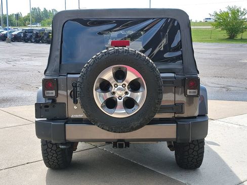 Used 2016 Jeep Wrangler Unlimited Sahara w/ Max Tow Package AWD/4WD image 15