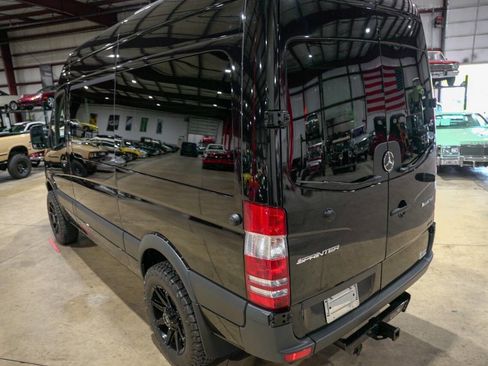 Used 2016 Freightliner Sprinter 2500 image 16