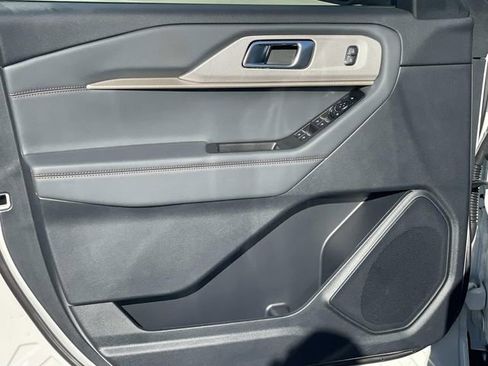 New 2026 Ford Explorer Active w/ Active Comfort Package RWD image 17