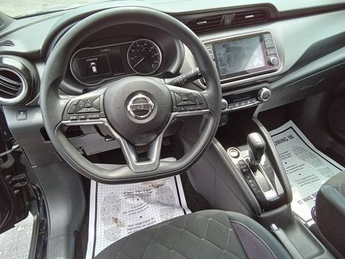 Used 2018 Nissan Kicks SV FWD image 15