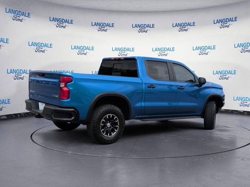 Used 2023 Chevrolet Silverado 1500 ZR2 w/ Technology Package AWD/4WD image 4
