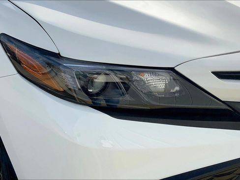 Used 2022 Toyota Camry SE FWD image 32