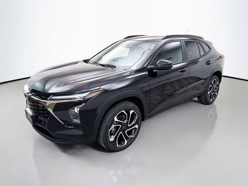 New 2026 Chevrolet Trax RS w/ Sunroof Package image 3