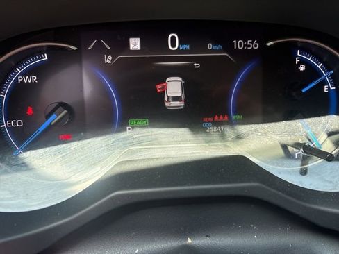 Used 2024 Toyota RAV4 XLE AWD/4WD image 5