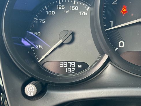 Used 2025 Porsche Macan Turbo image 25