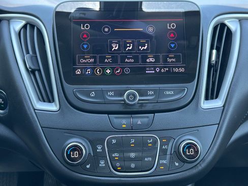 Used 2022 Chevrolet Malibu LT w/ Leather Package FWD image 11